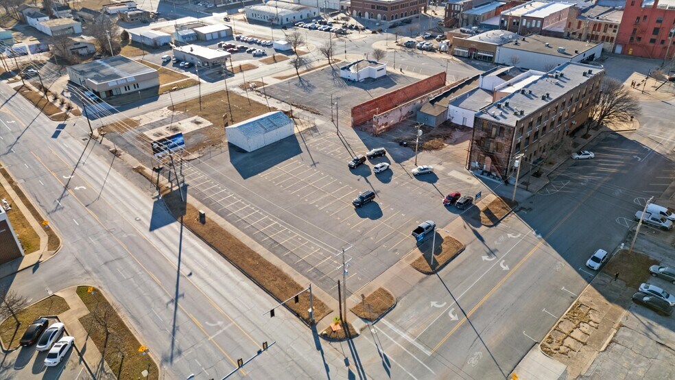 More Photos Of 100 Dewey Ave, Bartlesville Light Manufacturing For Sale