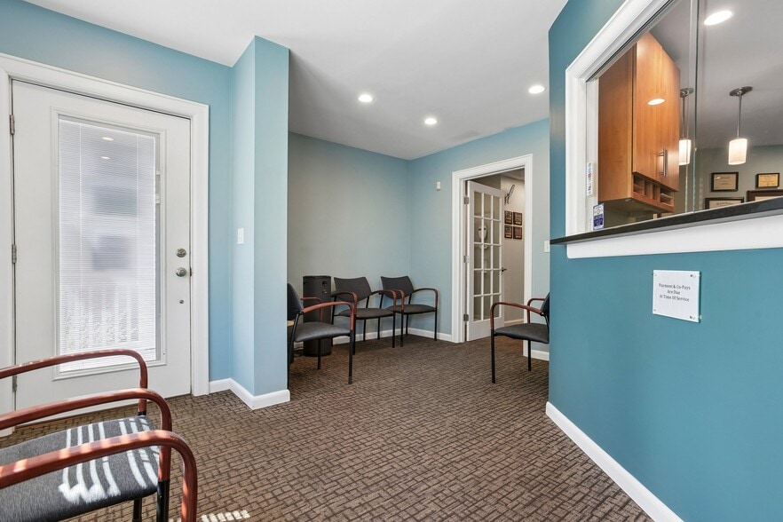 More Photos Of 65 Sachem St, Norwich Medical For Sale