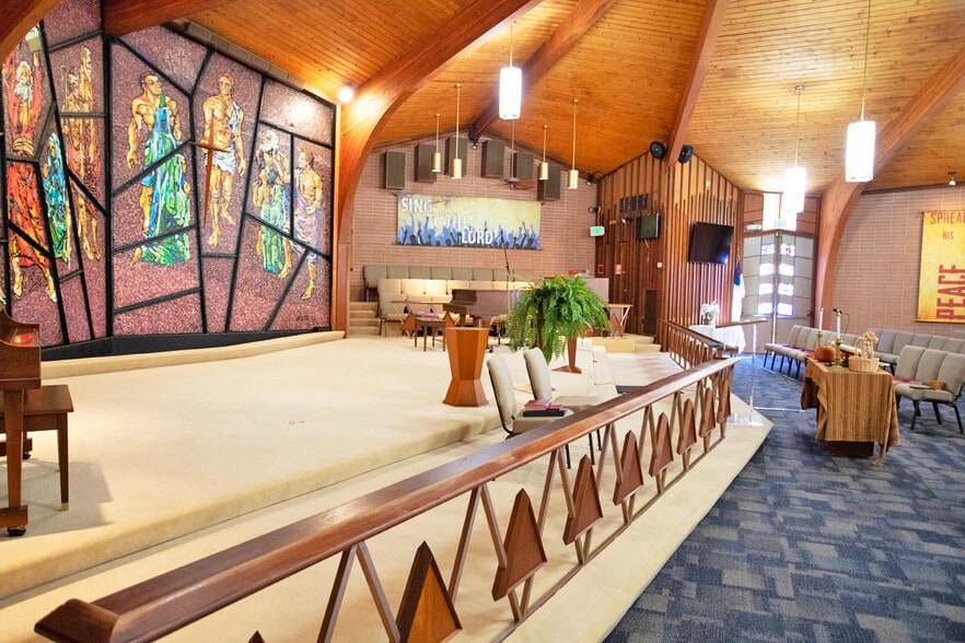 More Photos Of 5995 Dr Martin Luther King Jr St S, Saint Petersburg Religious Facility For Sale