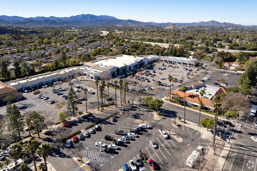 More Photos Of 1724-1772 Avenida De Los Arboles, Thousand Oaks Unknown For Lease