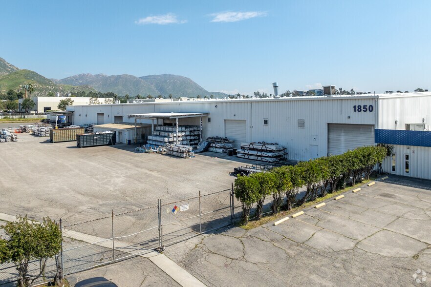 More Photos Of 1850 Atlanta Ave, Riverside Distribution For Sale
