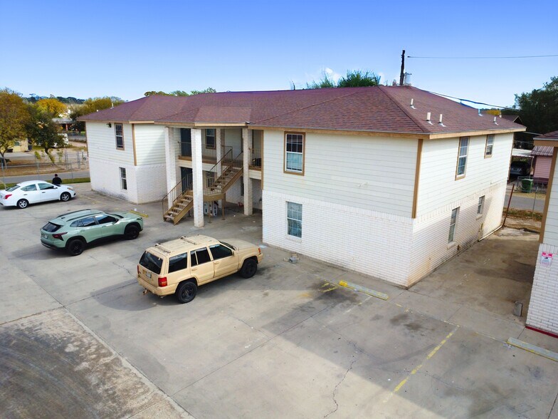 More Photos Of 5007 US Highway 83, Rio Grande City Apartments For Sale
