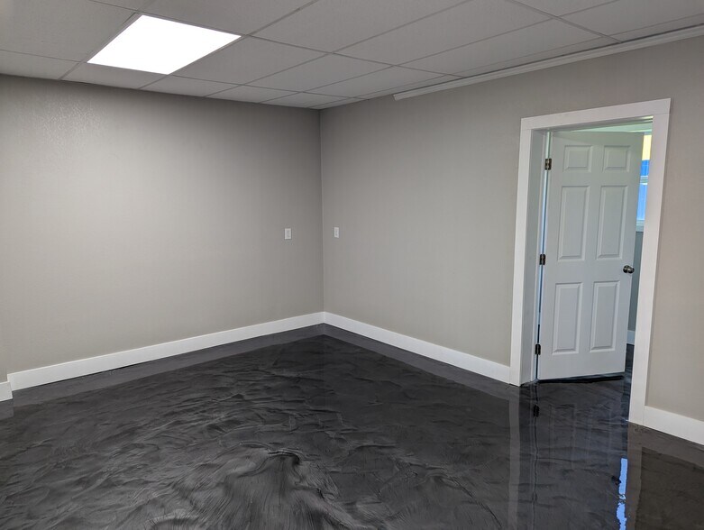 More Photos Of 7940 Grand Blvd, Port Richey General Retail For Sale