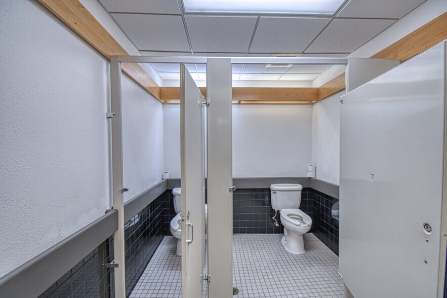 More Photos Of 3280 Marshall Ave, Norman Office For Sale