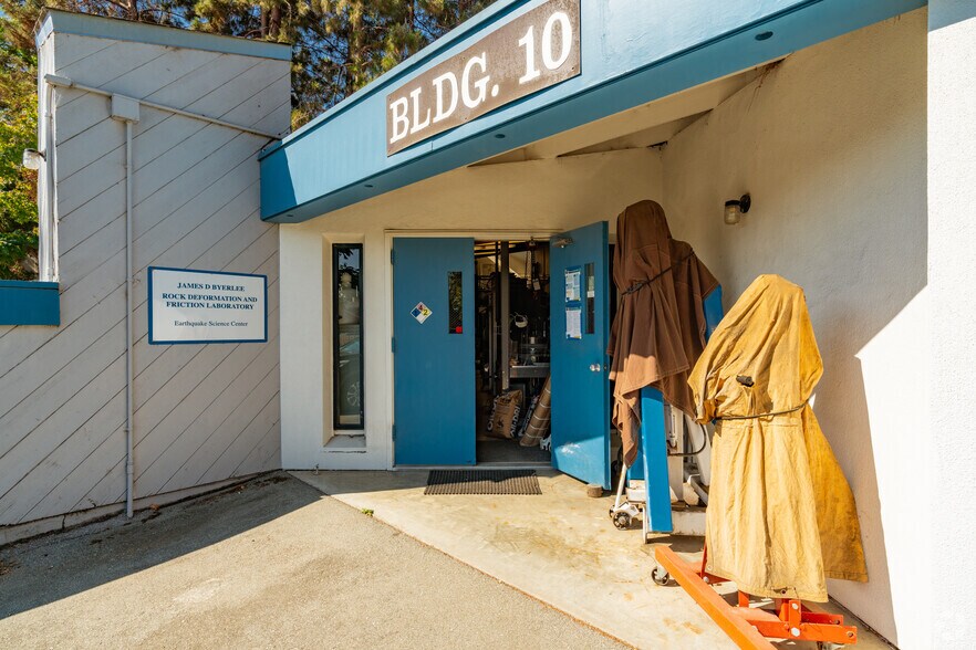 More Photos Of 345 Middlefield Rd, Menlo Park Office For Sale