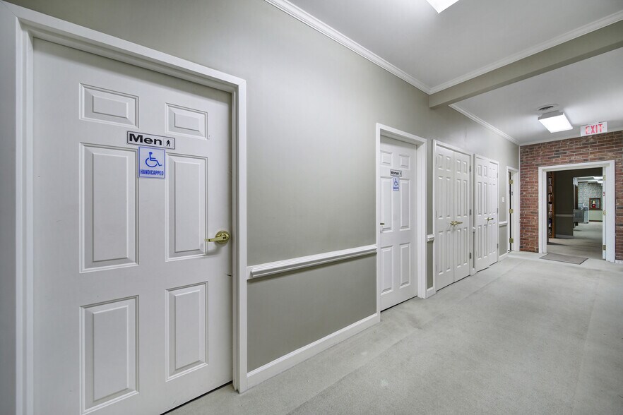 More Photos Of 312 N Main St, Lancaster Office For Lease