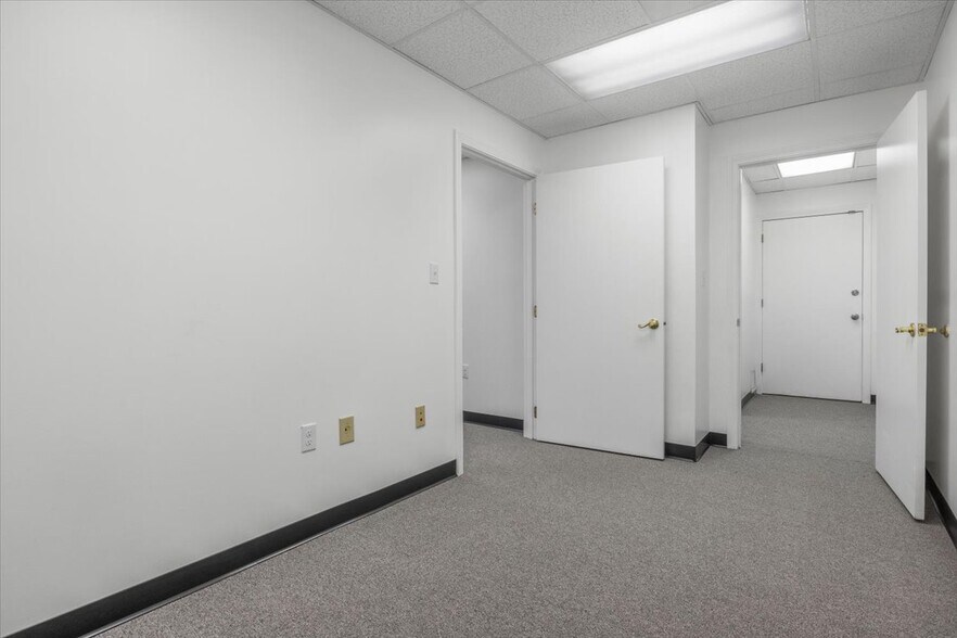 More Photos Of 478 Torrey St, Brockton Medical For Sale