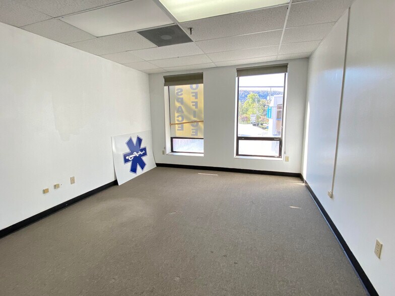 More Photos Of 132 Delaware St, Walton Office For Lease