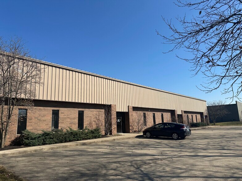 More Photos Of 6170-6174 Centre Park Dr, West Chester Manufacturing For Lease