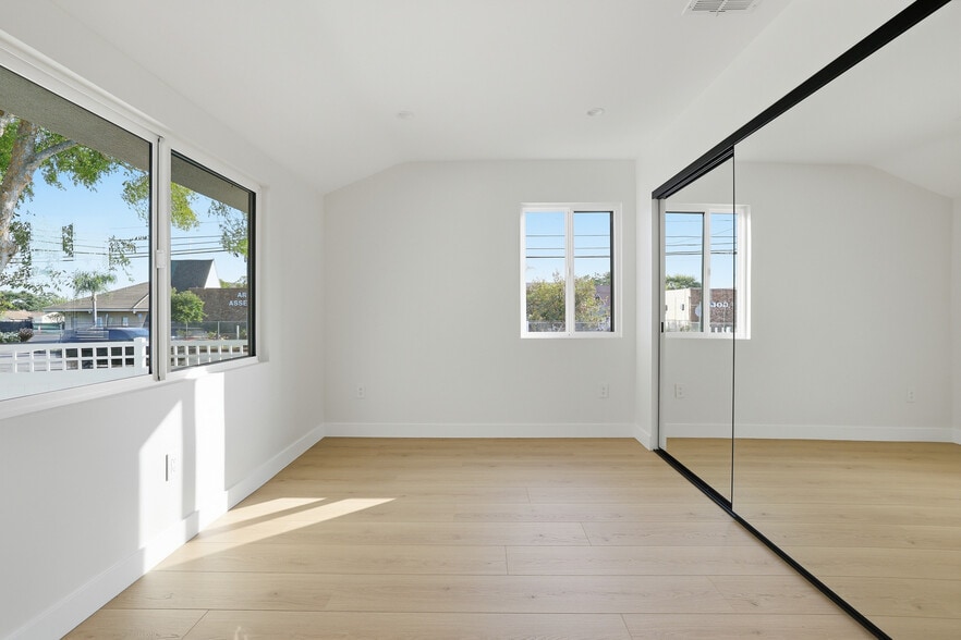 More Photos Of 13689 Garber St, Arleta Apartments For Sale