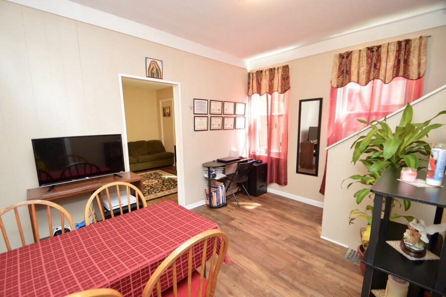 More Photos Of 126-128 E Broad St, Bethlehem Office Residential For Sale