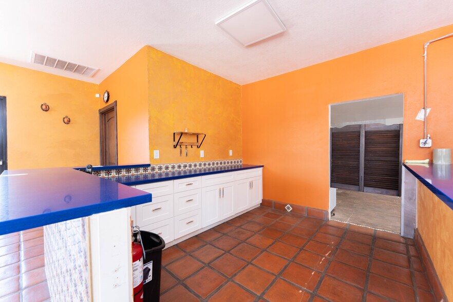 More Photos Of 2112 E California Ave, Bakersfield Freestanding For Sale