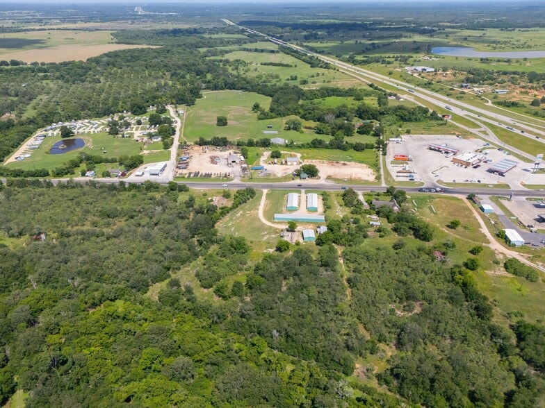 More Photos Of 1940 Magnolia Ave, Luling Self Storage For Sale