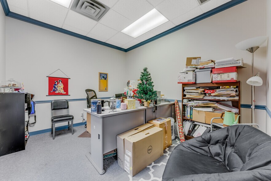 More Photos Of 224 Spruce St, Morgantown Office For Sale