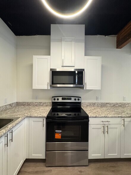 More Photos Of 106 N Spruce St, Townsend Office For Lease