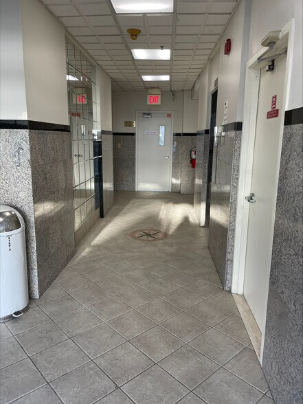 More Photos Of 239 New Rd, Parsippany Office For Lease