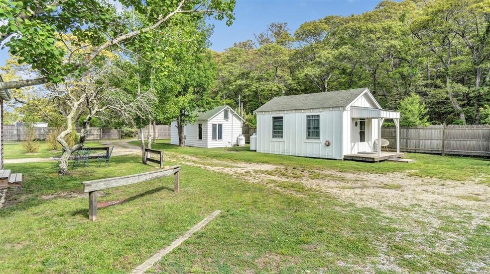 More Photos Of 18 N Shore Rd, Montauk Apartments For Sale