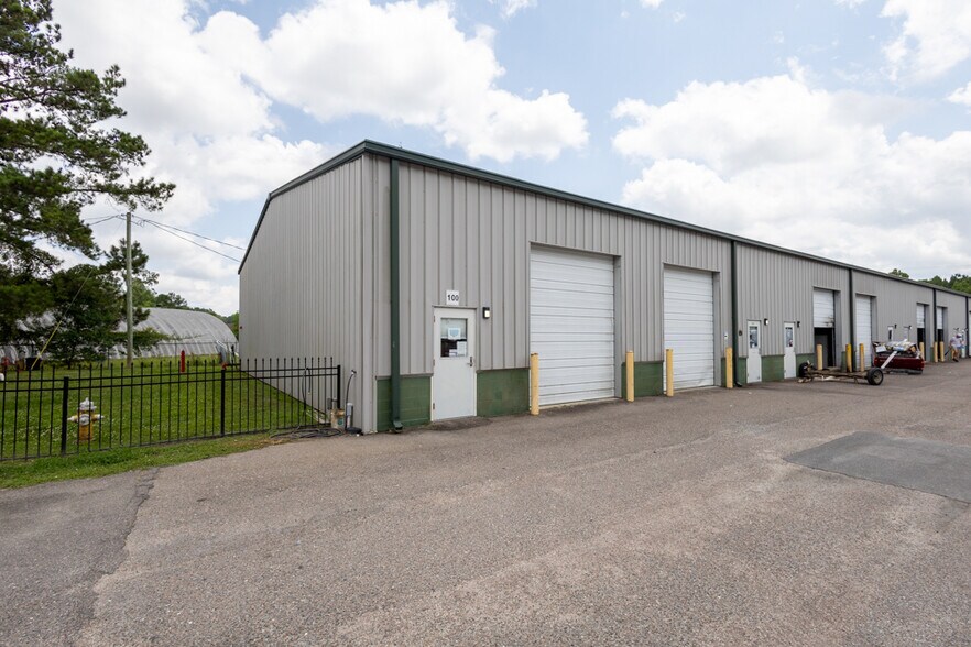 More Photos Of 7644 Southrail Rd, North Charleston Unknown For Lease