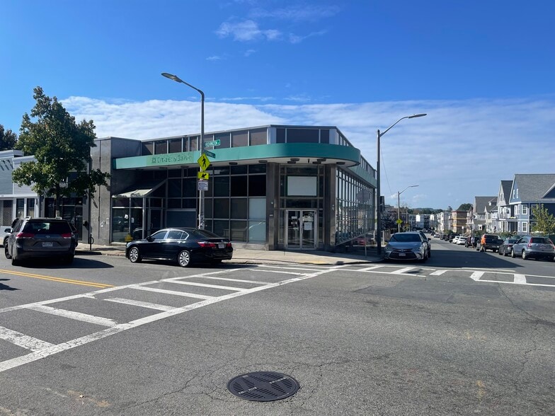 More Photos Of 569 Washington St, Boston Bank For Lease