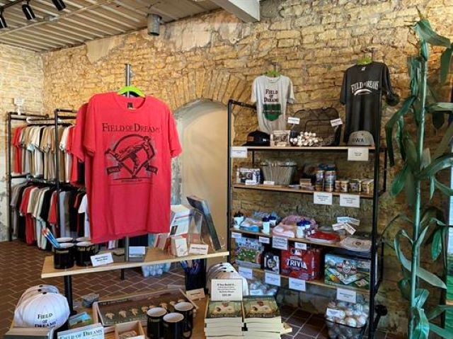 More Photos Of 310 2nd St SE, Dyersville Specialty For Lease