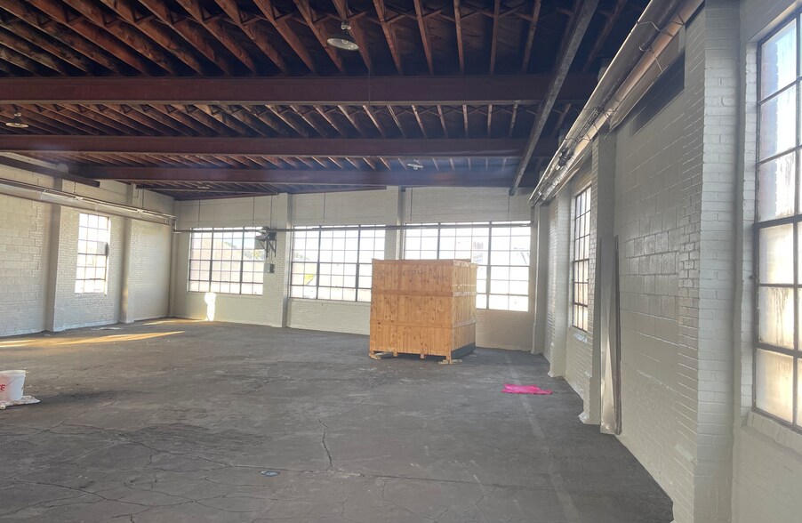 More Photos Of 204 Auburn St, Pittsburgh Manufacturing For Lease