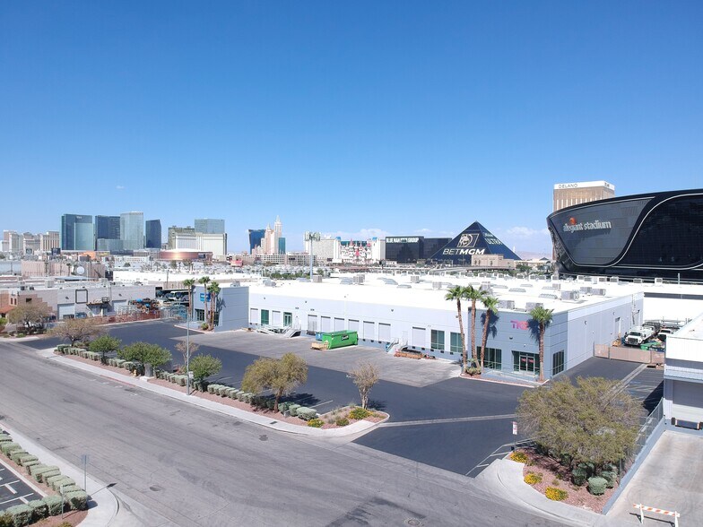 Primary Photo Of 5440 Procyon St, Las Vegas Warehouse For Lease