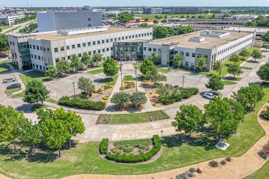 More Photos Of 5601 Headquarters Dr, Plano Office For Sale