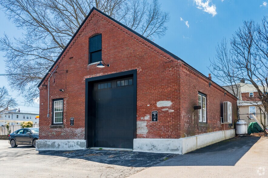 More Photos Of 419 Lincoln St, Marlborough Light Manufacturing For Lease