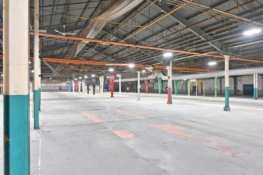 More Photos Of 701 33rd Ave N, Saint Cloud Manufacturing For Sale