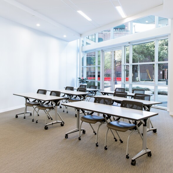 More Photos Of 3232 McKinney Ave, Dallas Office For Lease