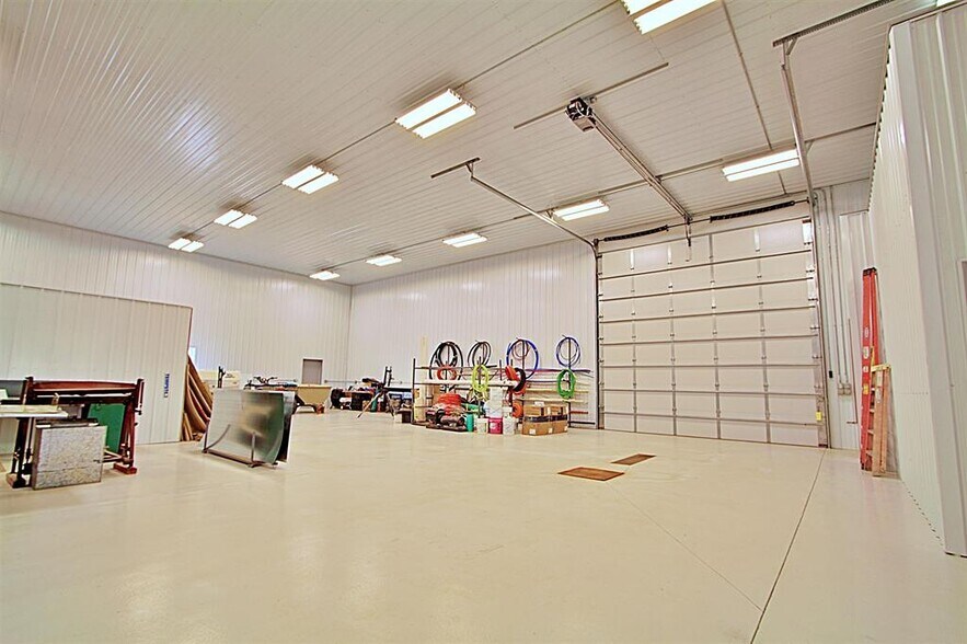 More Photos Of 114 Main St N, Berthold Industrial For Sale