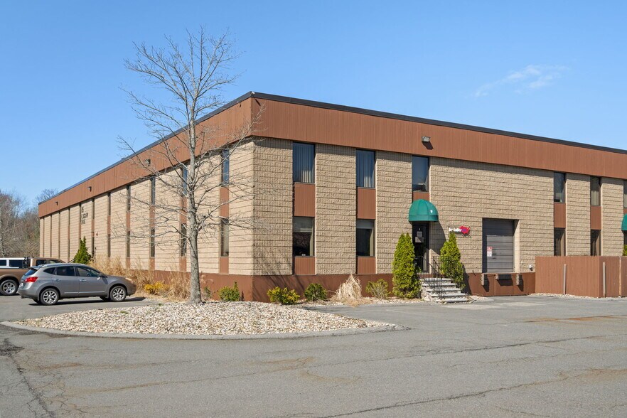 More Photos Of 85 Flagship Dr, North Andover Light Distribution For Lease
