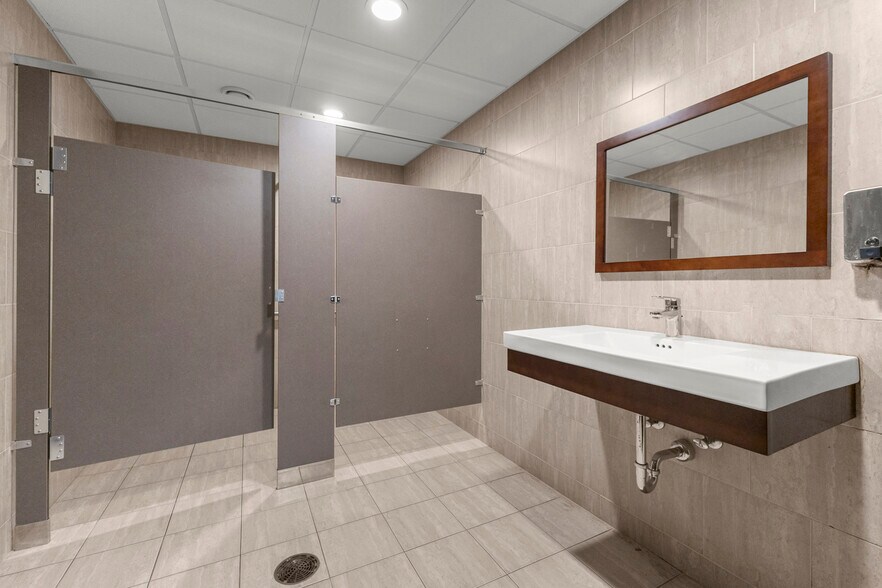 More Photos Of 1800 Grindley Park St, Dearborn Office For Lease