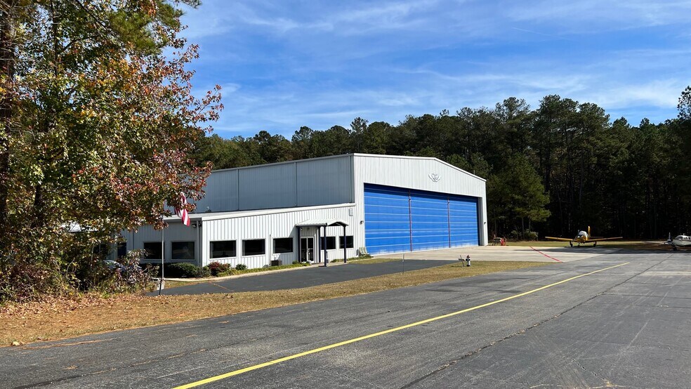 More Photos Of 1200 Echo Ct, Peachtree City Airplane Hangar For Lease