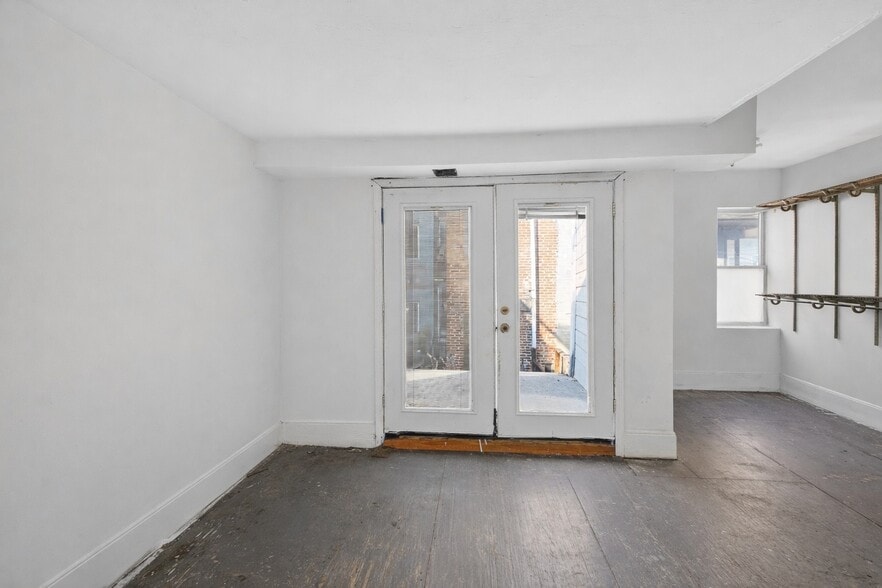 More Photos Of 916 Blagden Aly NW, Washington Flex For Sale