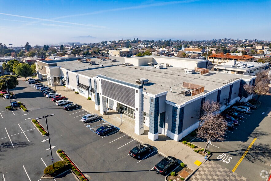 More Photos Of 1000-8000 El Cerrito Plz, El Cerrito Unknown For Lease