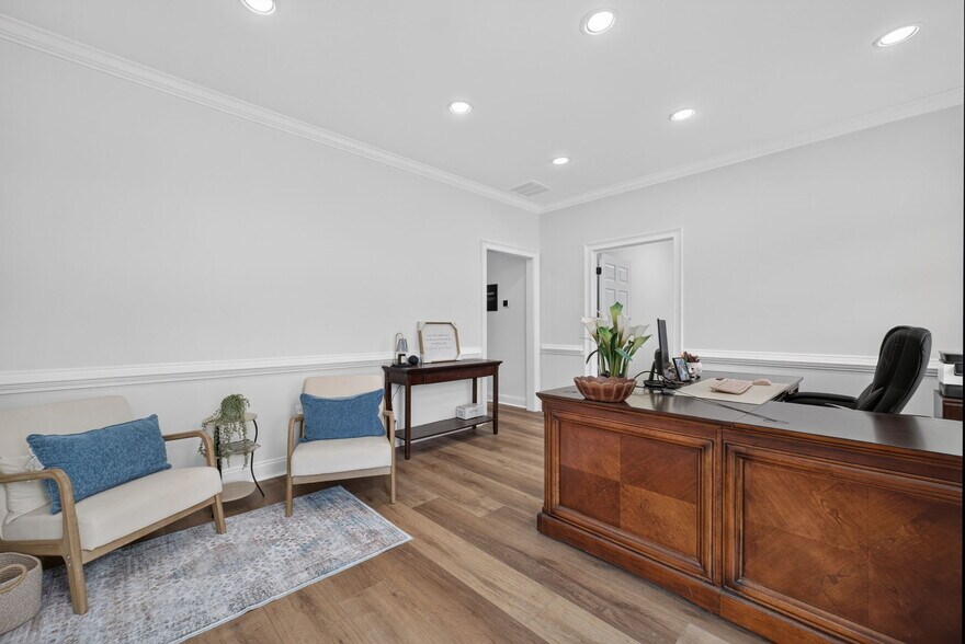More Photos Of 155 Bankers Blvd, Monroe Business Park For Sale