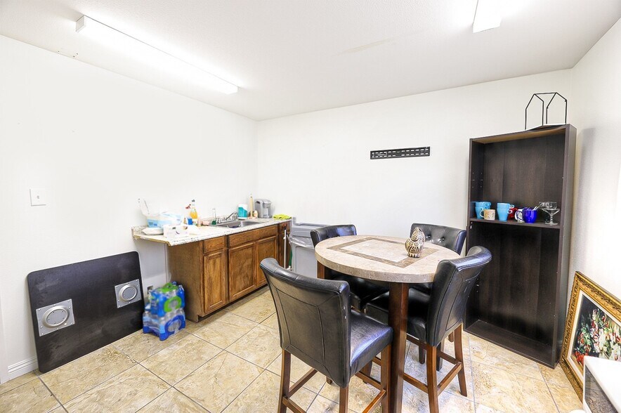 More Photos Of 1701 S Eastern Ave, Las Vegas Office For Sale