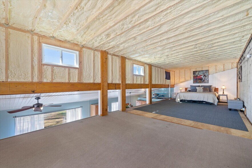 More Photos Of 89 Route 169, Woodstock Airport For Sale