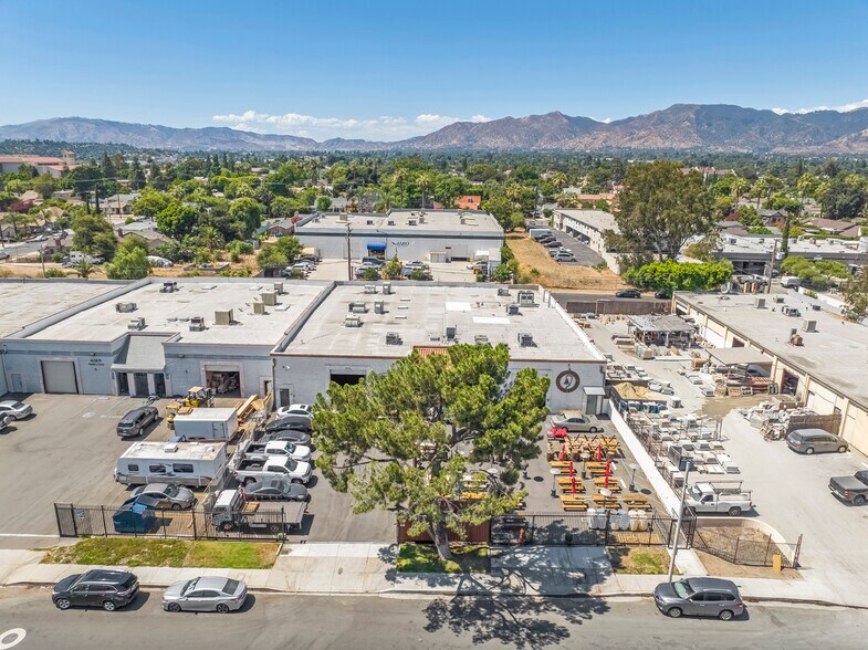 More Photos Of 425 Park Ave, San Fernando Warehouse For Sale