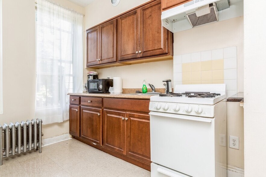 More Photos Of 4132 53rd St, Woodside Apartments For Sale
