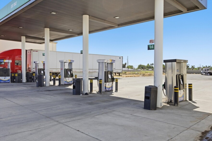 More Photos Of 2201 S Union Ave, Bakersfield Truck Stop For Sale