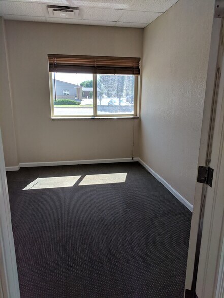 More Photos Of 123-151 12th St SW, Loveland Manufacturing For Lease