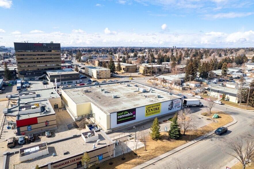 More Photos Of 560 69th Ave SW, Calgary Freestanding For Lease
