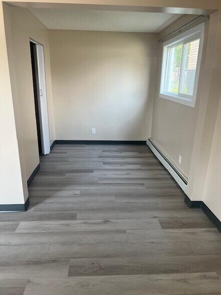 More Photos Of 11925 101st St NW, Edmonton Apartments For Sale