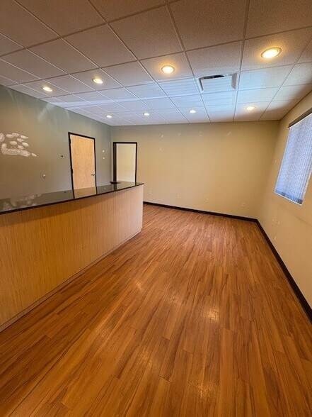 More Photos Of 124 Springfield Ct, O'Fallon Medical For Lease