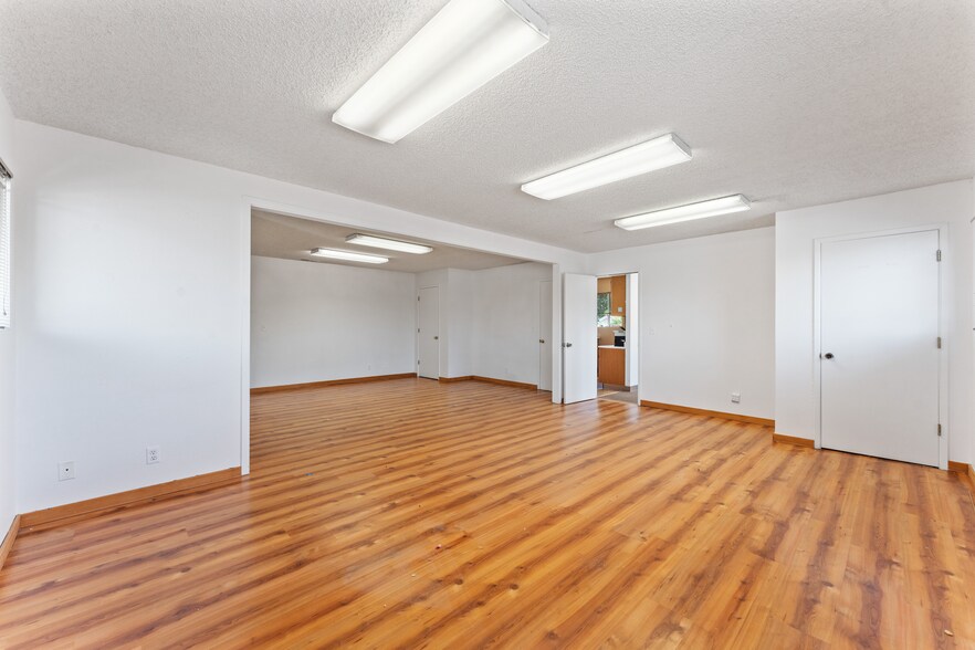 More Photos Of 235 W Pueblo St, Reno Research And Development For Sale