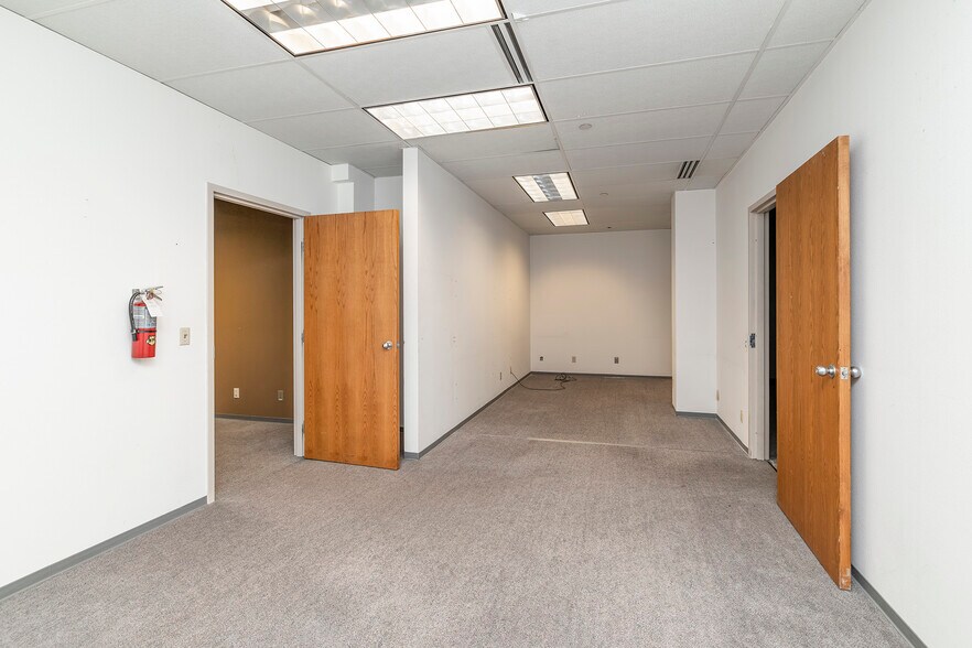 More Photos Of 600-660 W Saint Germain St, Saint Cloud Freestanding For Sale