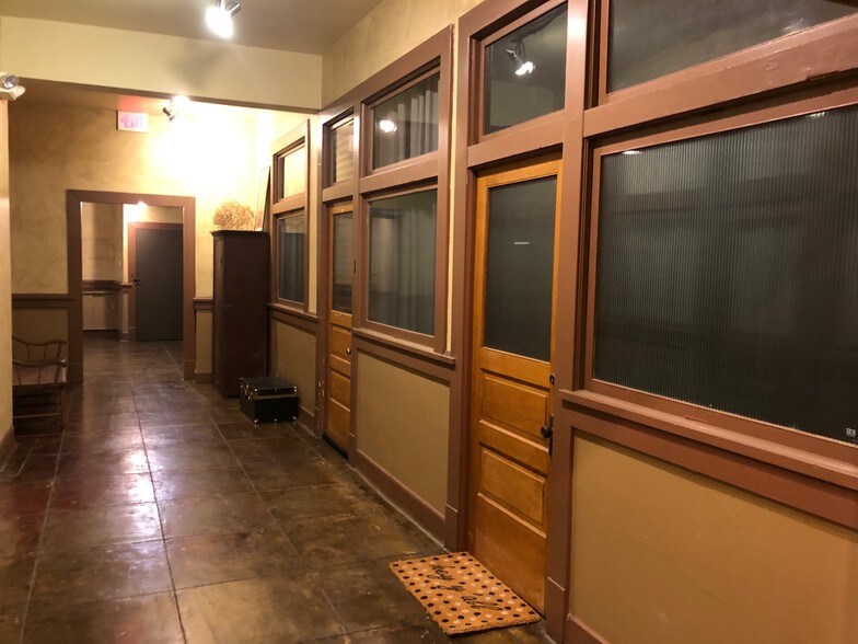 More Photos Of 124 E Crockett St, San Antonio Loft Creative Space For Lease