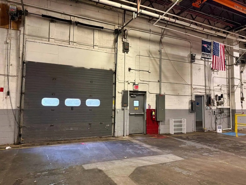 More Photos Of 185 Warren St, Glens Falls Distribution For Lease